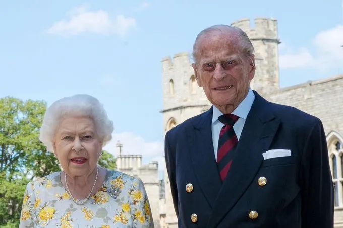 英国女王夫妇已接种新冠疫苗