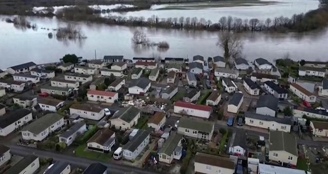 英国连发300多个洪水预警