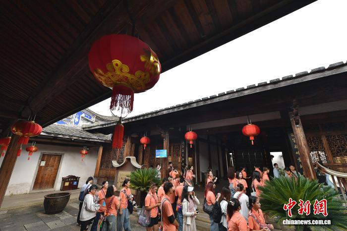 两岸青年在福州探寻“文化共栖”的深层脉络